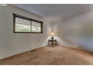 Photo #6: 22550482 Listing