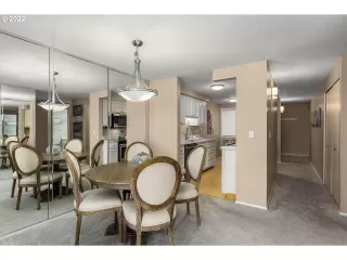 Photo #5: 22550954 Listing