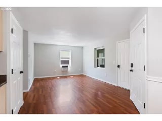 Photo #4: 22552417 Listing