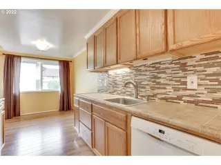 Photo #2: 22552982 Listing