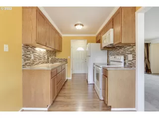 Photo #3: 22552982 Listing