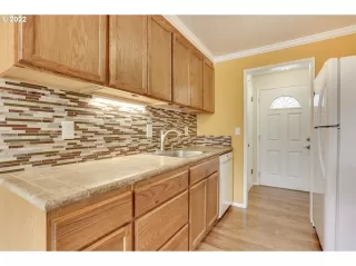 Photo #4: 22552982 Listing