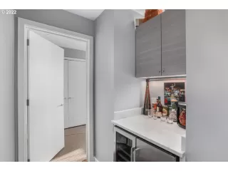 Photo #4: 22553756 Listing