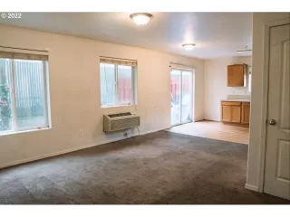 Photo #5: 22555091 Listing