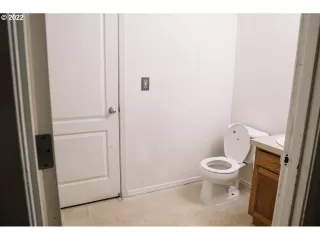 Photo #6: 22555091 Listing