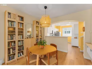 Photo #6: 22556005 Listing