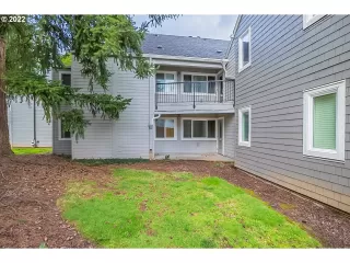 Photo #4: 22556253 Listing