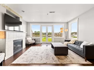 Photo #2: 22556700 Listing