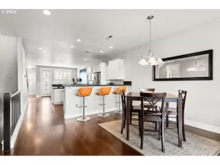 Photo #5: 22556700 Listing