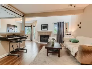 Photo #4: 22556870 Listing