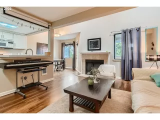 Photo #5: 22556870 Listing