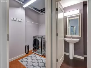 Photo #5: 22557445 Listing