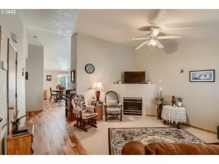 Photo #2: 22557659 Listing