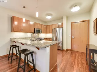 Photo #4: 22557895 Listing