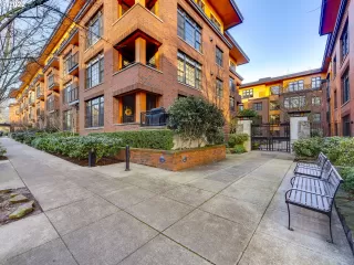 Photo #6: 22557895 Listing