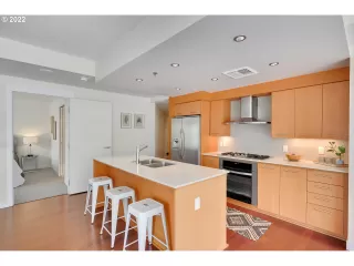 Photo #6: 22558183 Listing