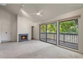 Photo #3: 22558984 Listing