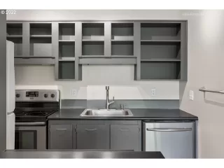 Photo #6: 22558984 Listing