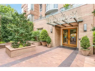 Photo #2: 22559408 Listing