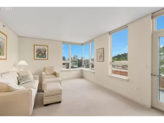 Photo #4: 22559408 Listing