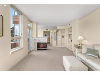 Photo #5: 22559408 Listing