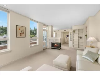 Photo #6: 22559408 Listing