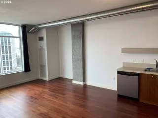 Photo #4: 22560363 Listing