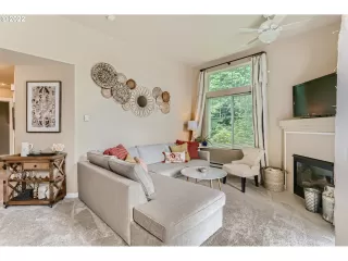 Photo #4: 22561732 Listing