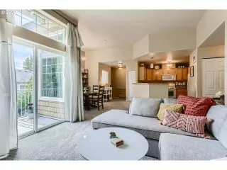 Photo #5: 22561732 Listing