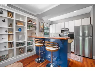 Photo #6: 22562061 Listing