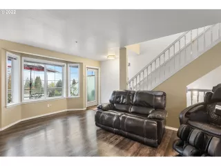 Photo #3: 22563373 Listing