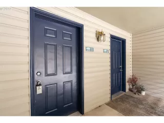 Photo #5: 22563777 Listing