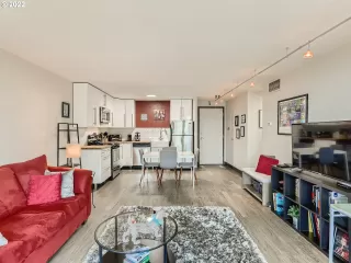Photo #4: 22563798 Listing
