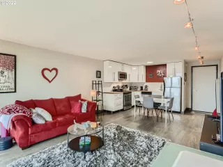 Photo #5: 22563798 Listing