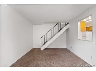 Photo #4: 22564430 Listing