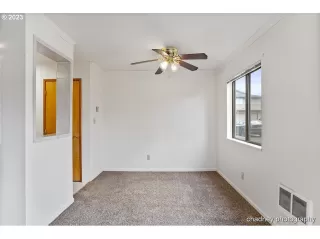 Photo #5: 22564430 Listing