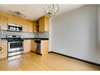 Photo #6: 22564484 Listing