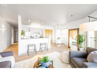 Photo #6: 22564821 Listing