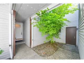 Photo #4: 22567301 Listing