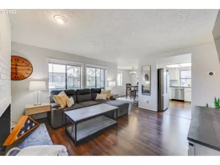 Photo #5: 22567301 Listing