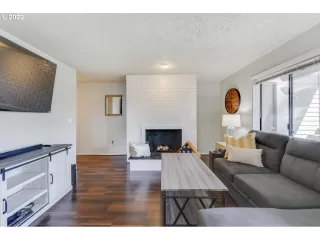 Photo #6: 22567301 Listing