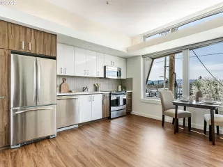 Photo #3: 22567546 Listing