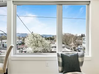 Photo #5: 22567546 Listing