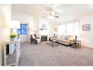 Photo #5: 22567903 Listing