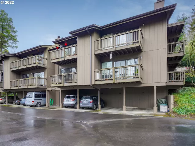 MLS: 22567952 Condo For Sale