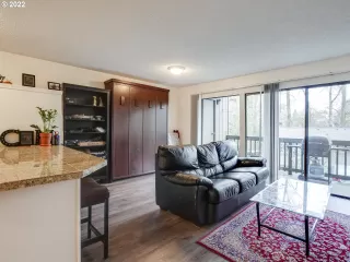 Photo #2: 22567952 Listing