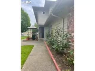 Photo #4: 22568894 Listing