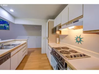 Photo #2: 22570438 Listing