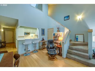 Photo #4: 22570438 Listing