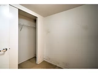 Photo #6: 22571445 Listing